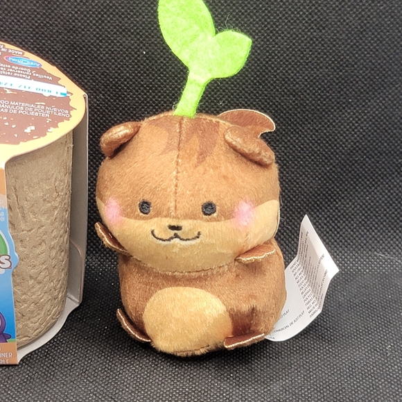 Sakuties CHARLIE the Squirrel 4" Mini Collectible Plush Series 2 - Grow A Smile! - Picture 4 of 7